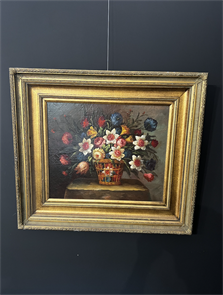 {{productViewItem.photos[photoViewList.activeNavIndex].Alt || productViewItem.photos[photoViewList.activeNavIndex].Description || 'Картина цветы большая'}}